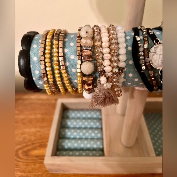 Jewelry Stand Bracelet Holder 16 Stretch Bracelets Jewelry Display Organize Sets - Picture 5 of 7